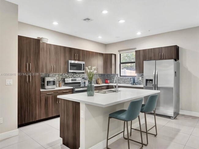Foto del edificio - 20973 NW 1st Dr