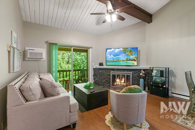 Building Photo - RT 05305