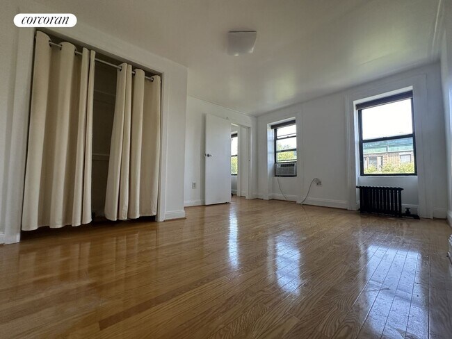 Foto del edificio - 714 Lafayette Ave