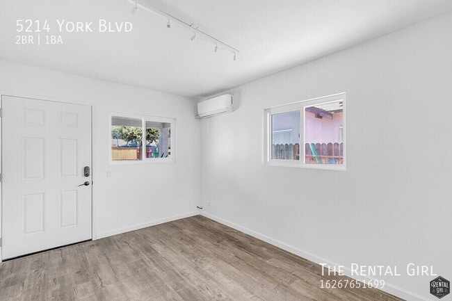 Foto del edificio - 5214 York Blvd