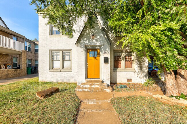 Building Photo - 1831 N Gatewood Ave