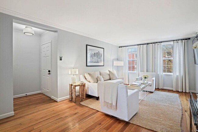 Foto del edificio - Cozy and Convenient in McLean Gardens: Cha...