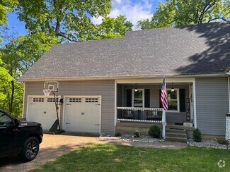 Building Photo - 102 Pineland Ln