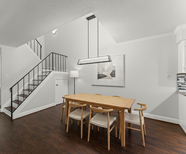 Foto del edificio - 14515 Wunderlich Dr