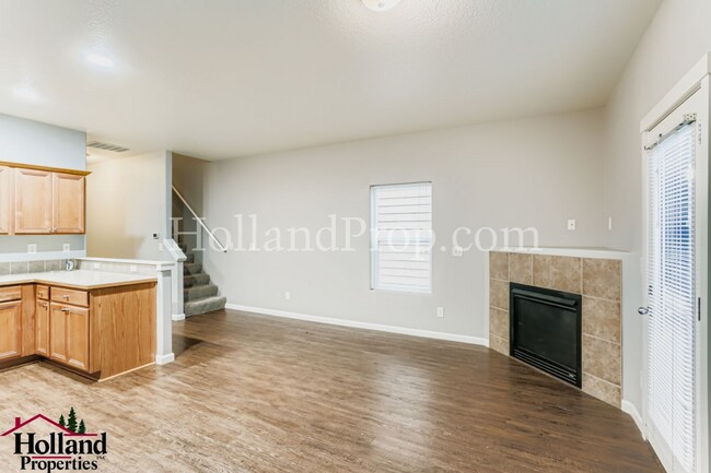 Foto del edificio - Charming Two-Level Home in Great Hillsboro Location!