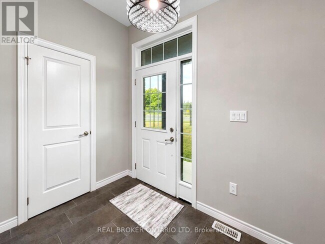 Building Photo - 1054 Oakcrossing Gate