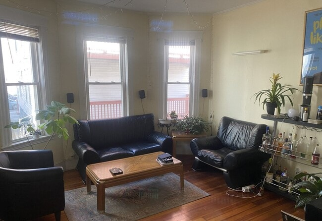 Building Photo - 2 Imrie Rd