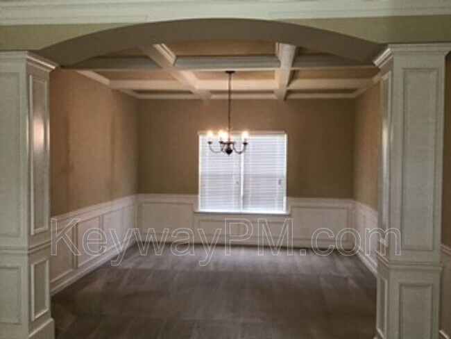 Foto del edificio - 6017 Reynolds Cir