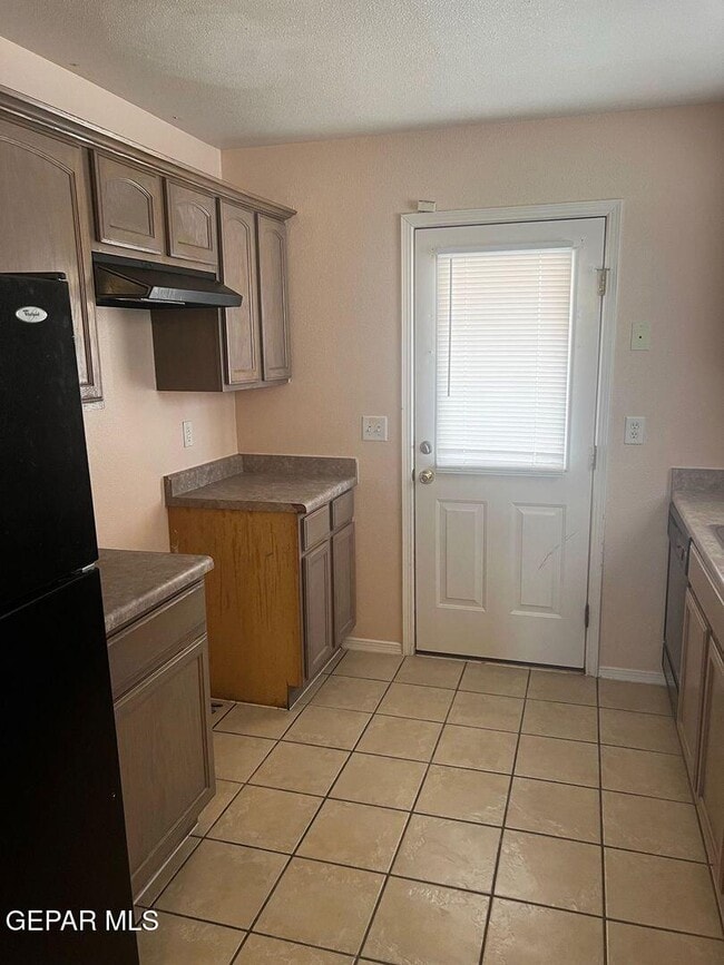 Building Photo - 14084 Tierra Leona Dr