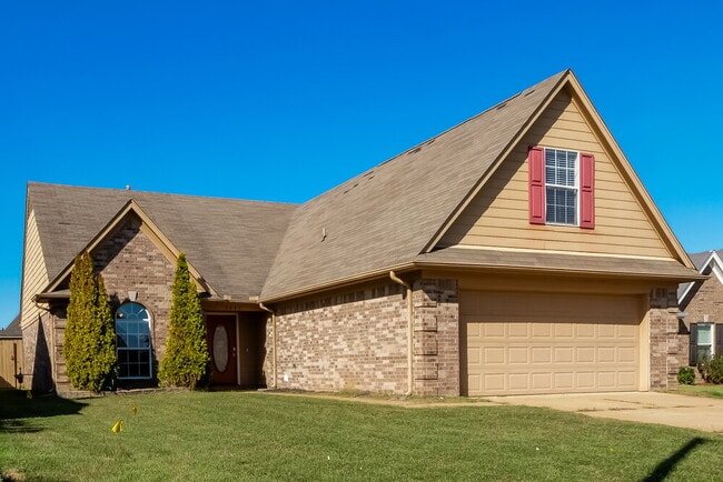 Building Photo - 5733 Fawn Dr