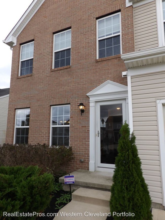 Building Photo - 106 Fallingrock Way