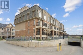 Building Photo - 2441-2441 Greenwich Dr