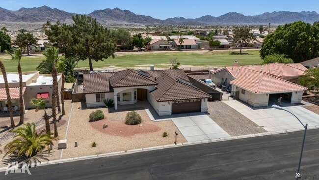 Building Photo - 10226 S Del Rey Dr