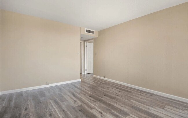 Foto del edificio - 3909 Stevenson Blvd