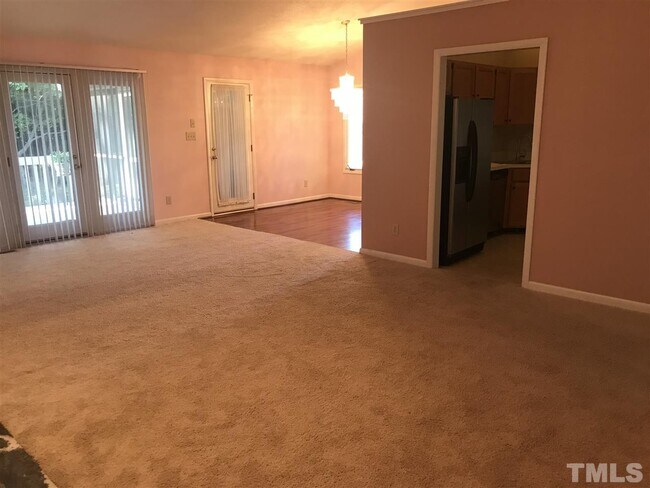 Building Photo - 8036 Grey Oak Dr