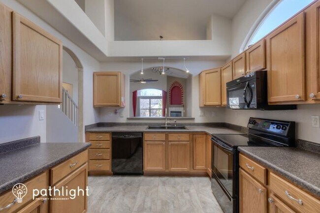 Foto del edificio - 5901 Storyteller Rd NW