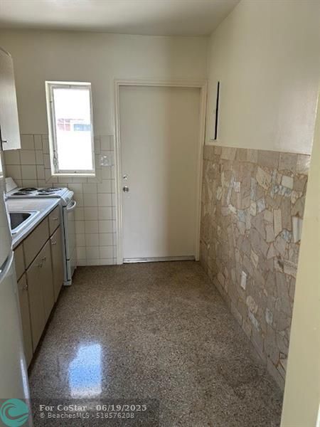Foto del edificio - 305 SW 9th Ave