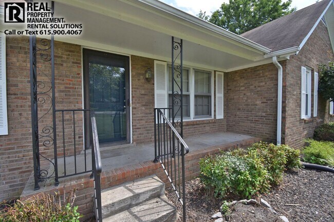 Foto del edificio - Gorgeous updated one-level 3BR/2BA in N. M...