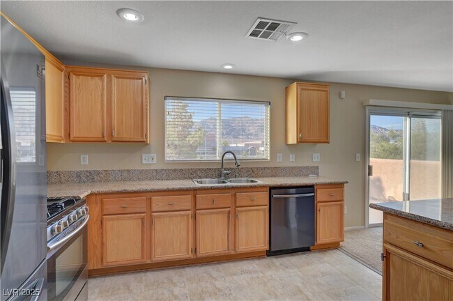 Foto del edificio - 5052 Whistling Acres Ave