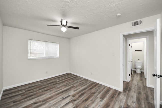 Building Photo - Huntington Place