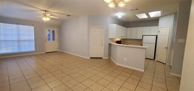 Building Photo - 8617 Talyne Chaise Cir