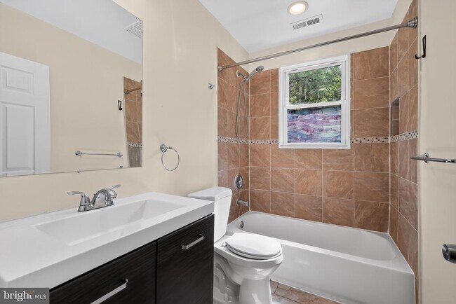 Building Photo - 4700 Addison Dr