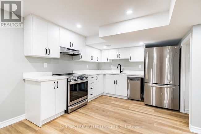 Photo du bâtiment - 61 Eric Clarke Dr