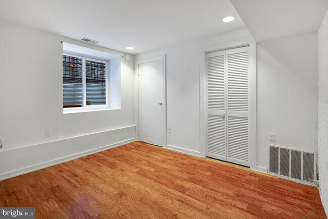 Foto del edificio - 3512 Lancaster Ave