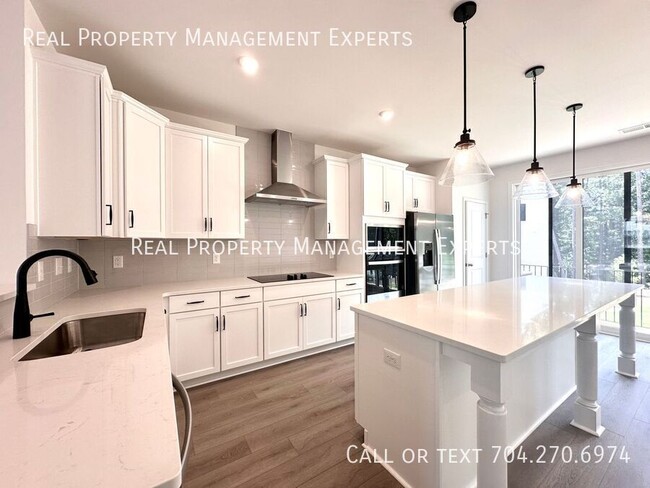 Building Photo - 15310 Ballancroft Pkwy
