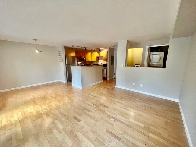 Foto del edificio - Modern and Urban Condo for Rent in Fremont!