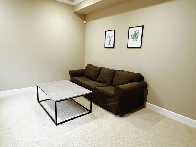 Building Photo - 3xx7-3162 162 St