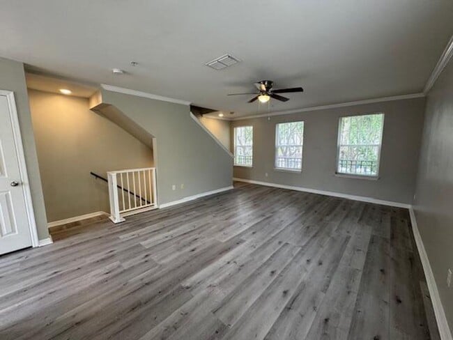 Building Photo - Updated 2 Bedroom 2 Bath Townhome in Siena...