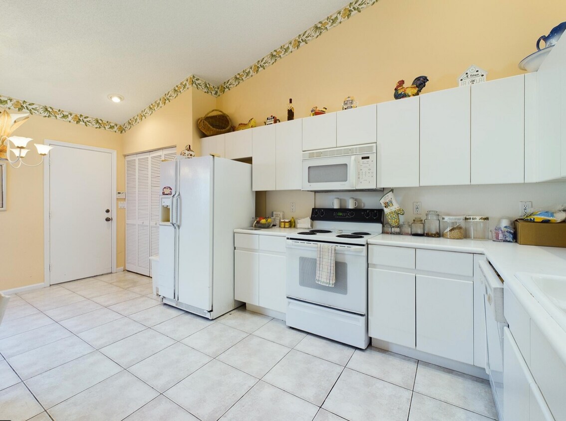 Foto principal - 7763 Majestic Palm Dr