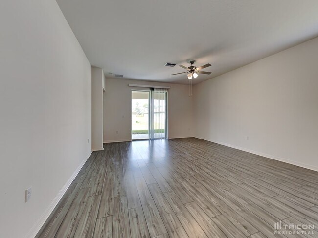 Building Photo - 4450 Horse Creek Ln
