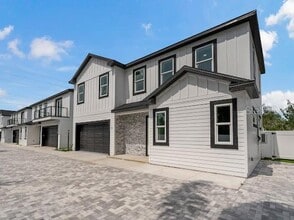 Building Photo - 1348 San Christopher Dr