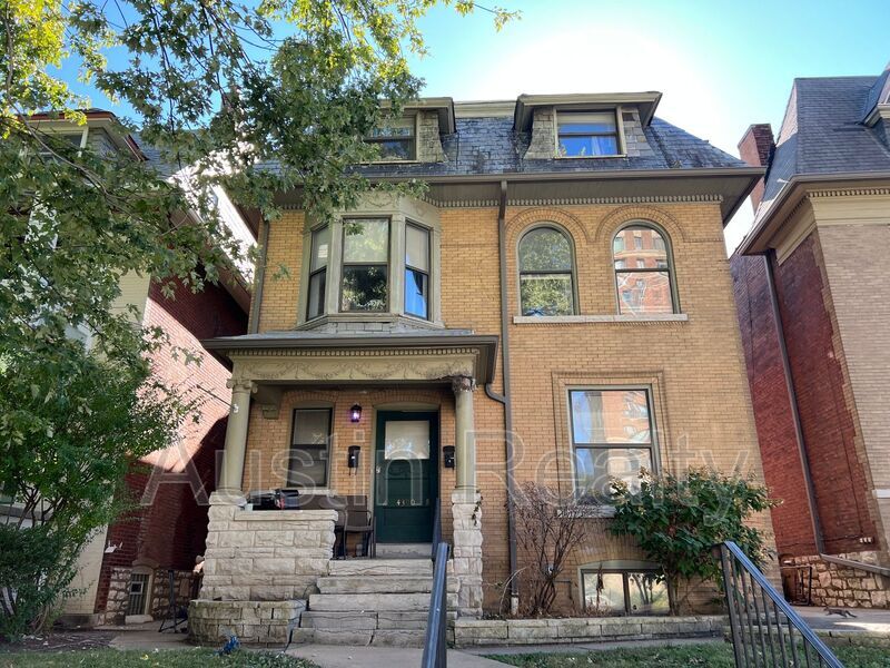 Foto principal - 4390 McPherson Ave