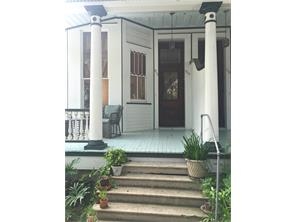 Entrance - 1712 Prytania St