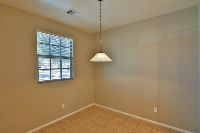 Building Photo - 2737 S Cupertino Dr