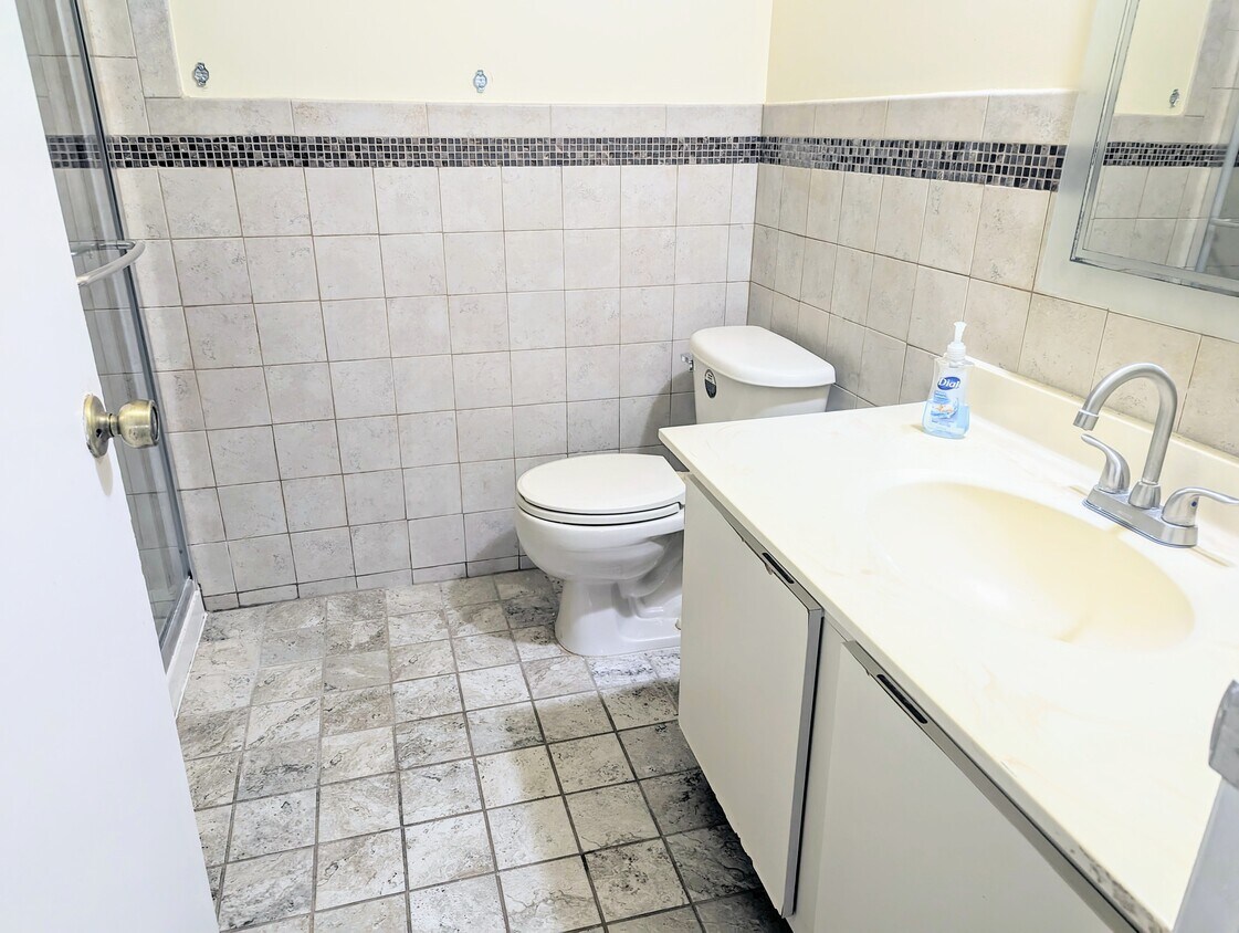 Primary Photo - 1112 Green Hollow Dr