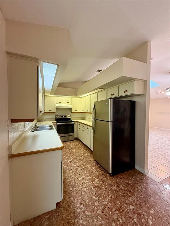 Foto del edificio - 60 Farmsworth Dr