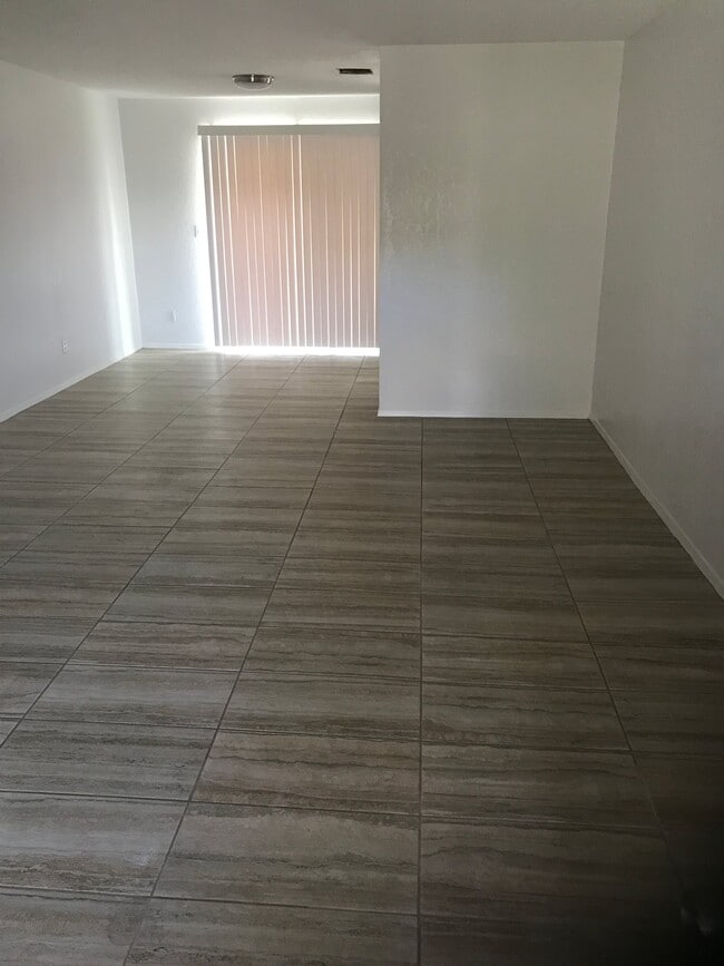 Building Photo - 10432 Seawood Dr