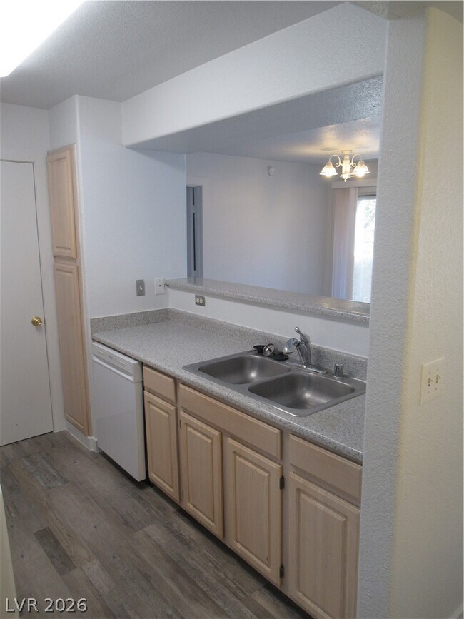 Foto del edificio - 555 E Silverado Ranch Blvd