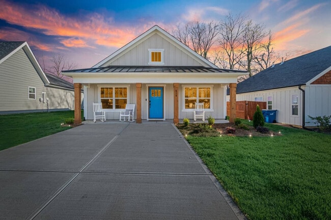 Building Photo - 628 Herms Ave