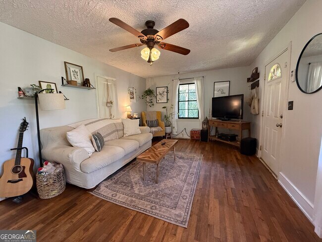 Building Photo - 199 Mimosa Dr