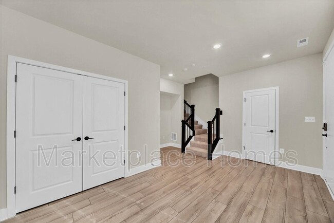 Foto del edificio - 4338 Roland Heights Ave