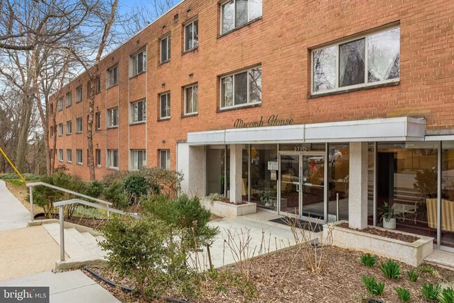 Foto del edificio - 2710 Macomb St NW
