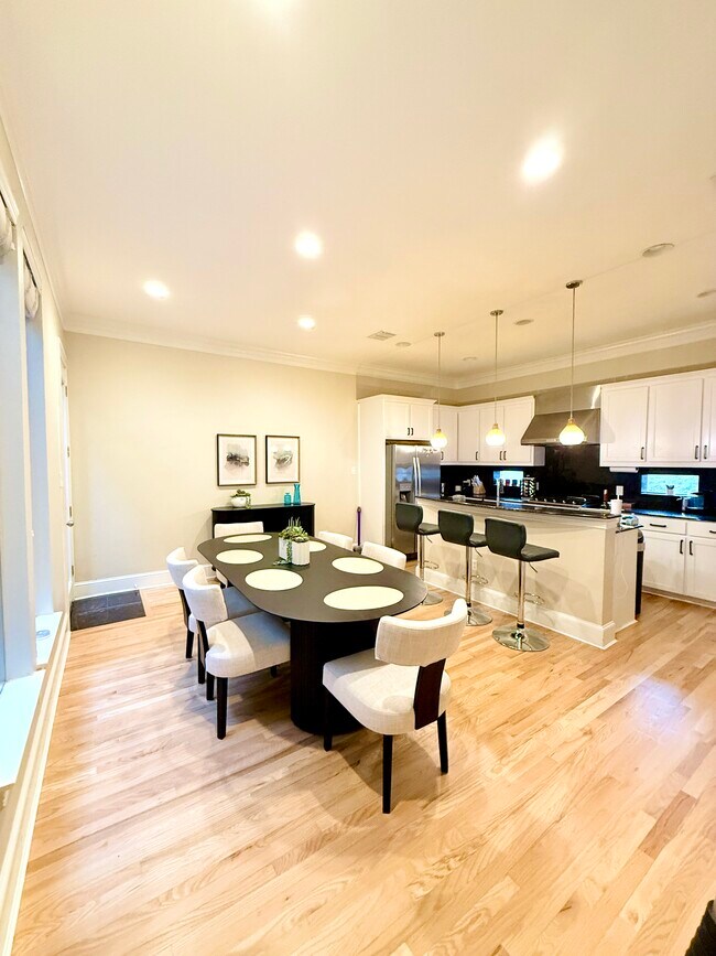 Building Photo - 3612 Convent St