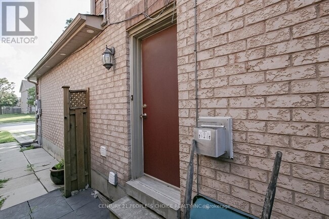 Building Photo - 75 Letty Ave