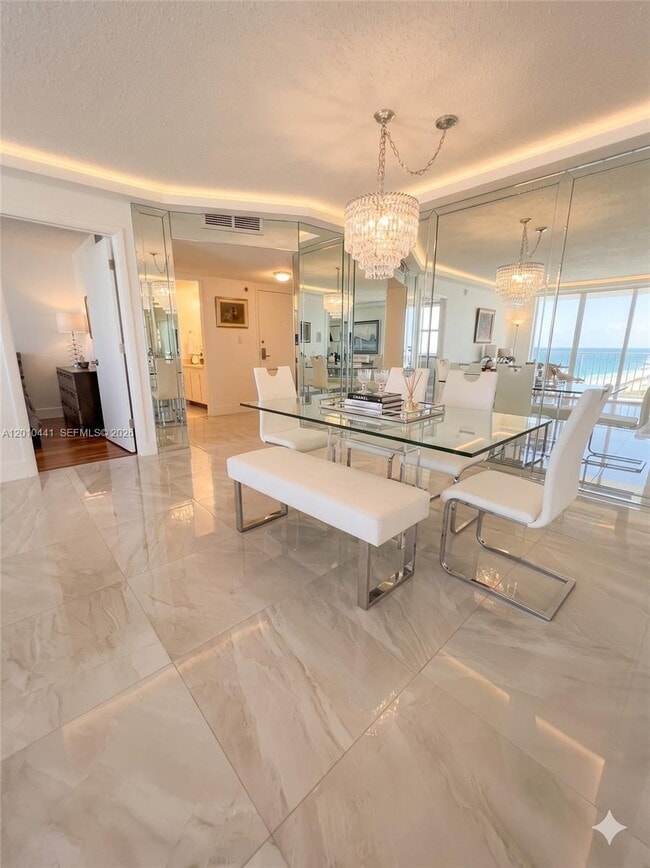 Foto del edificio - 18151 NE 31st Ct