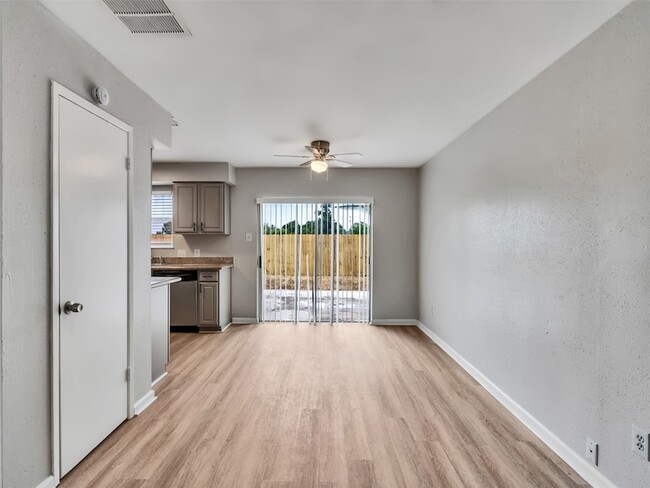 Building Photo - 4003 Swinden Dr